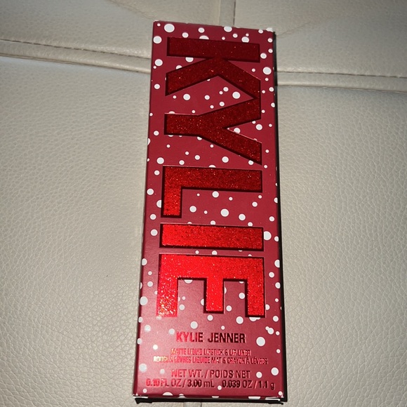 Kylie Cosmetics Holiday Collection Matte Lip Kit - Picture 12 of 14